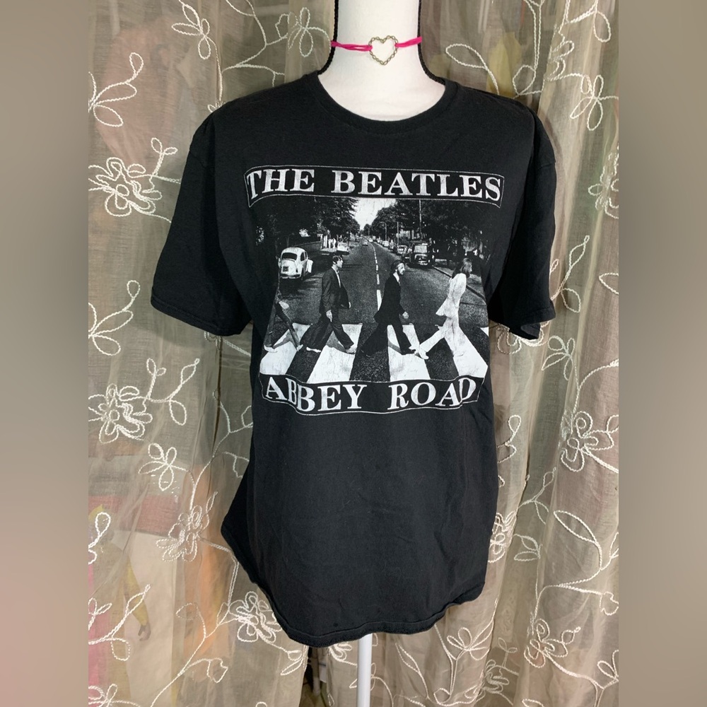 Beatles Abbey Road Black and White Tee Shirt - Picture 2 of 10